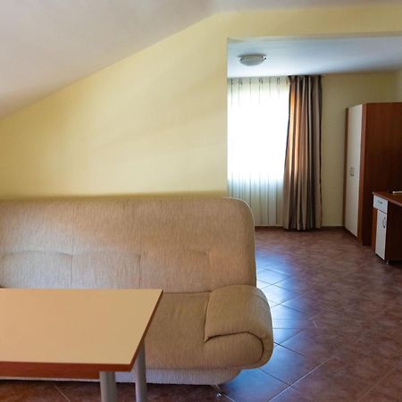 Zlatna Ribka Hotel Chernomorets Luaran gambar