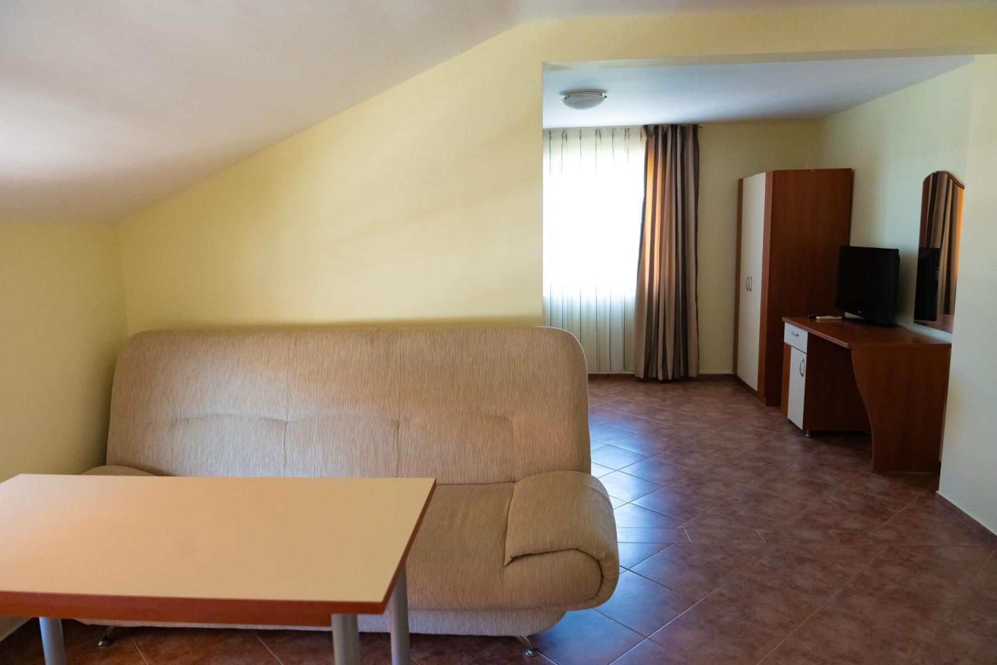 Zlatna Ribka Hotel Chernomorets Luaran gambar