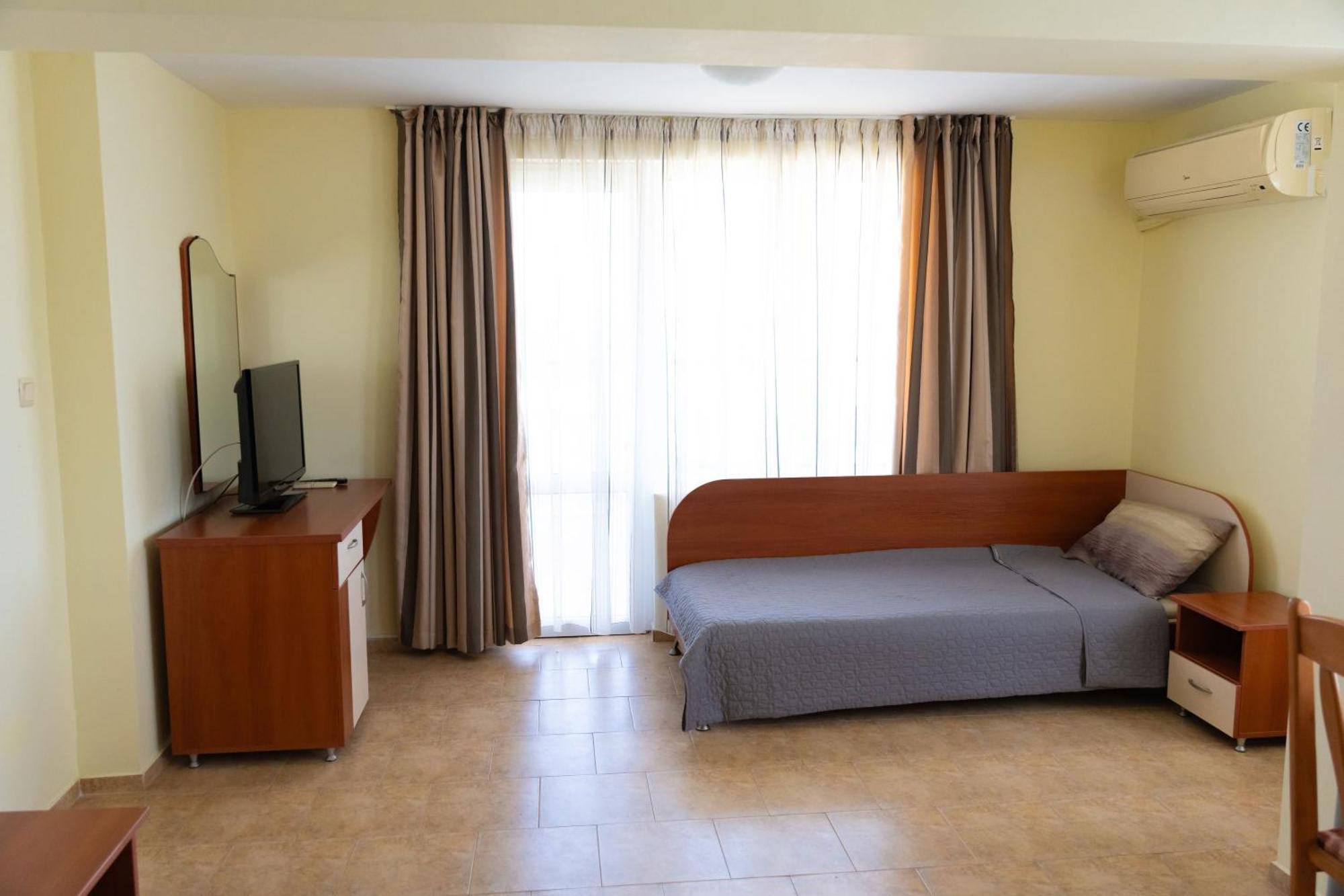 Zlatna Ribka Hotel Chernomorets Luaran gambar