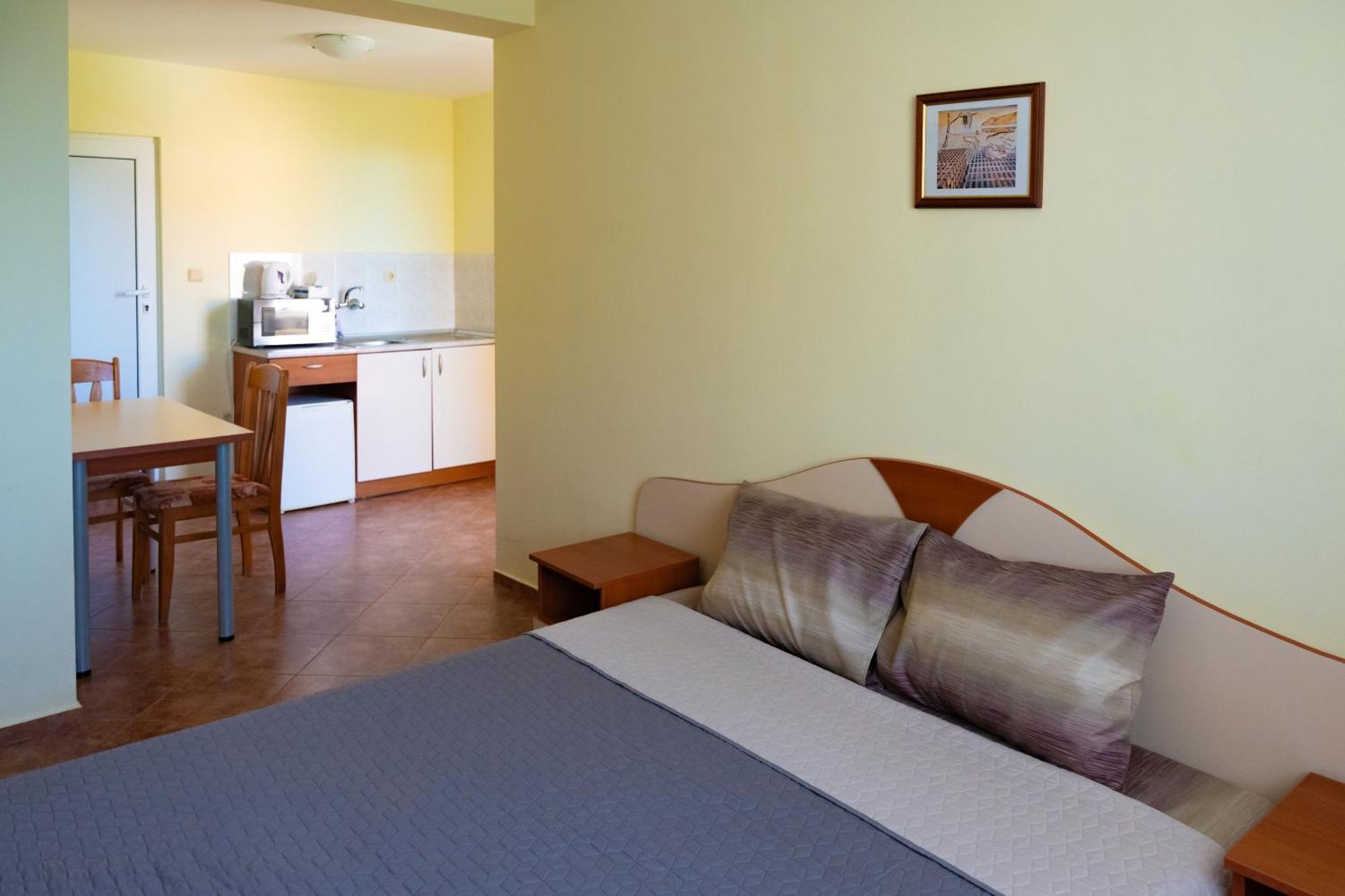 Zlatna Ribka Hotel Chernomorets Luaran gambar