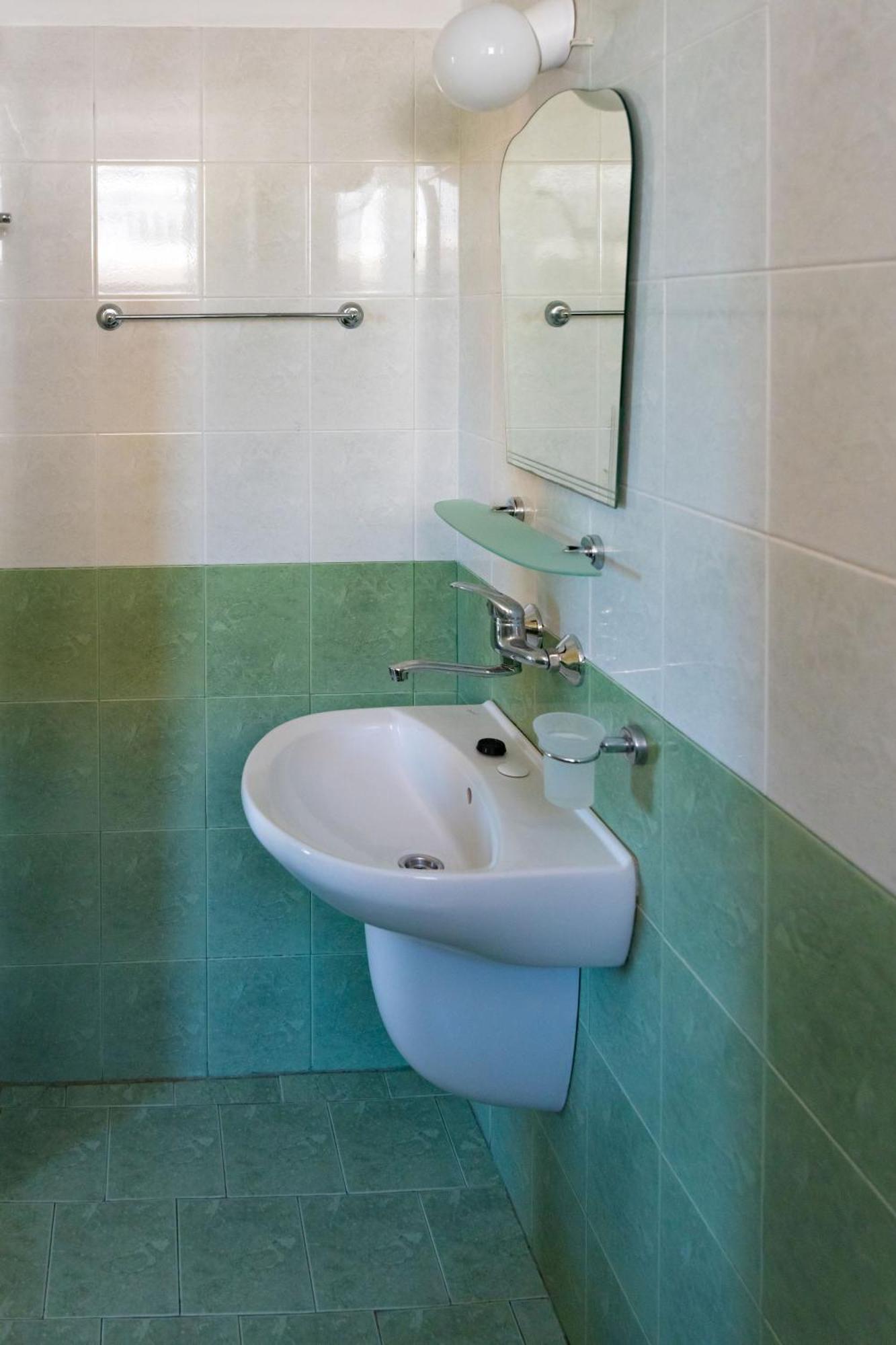 Zlatna Ribka Hotel Chernomorets Luaran gambar