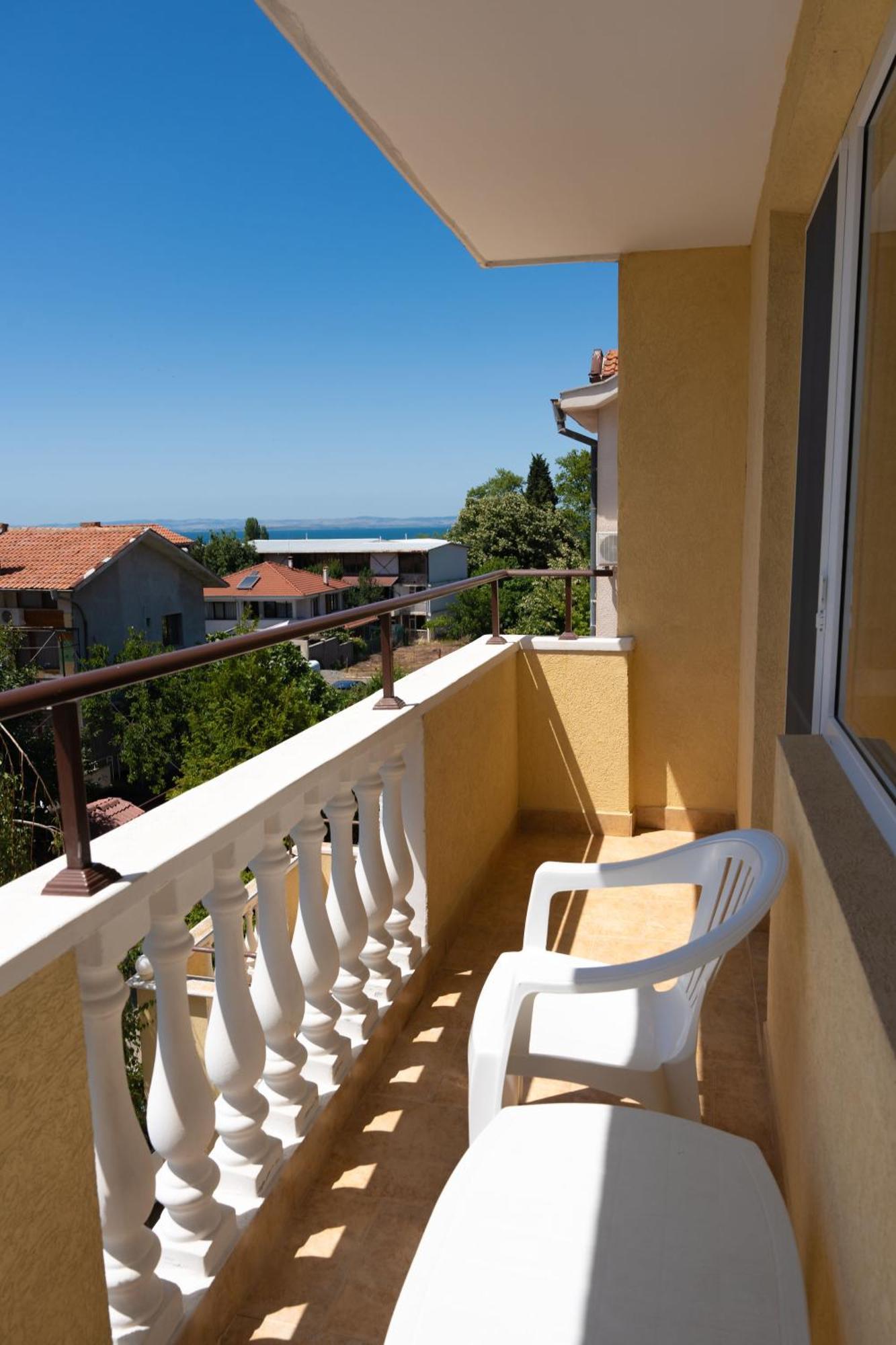Zlatna Ribka Hotel Chernomorets Luaran gambar